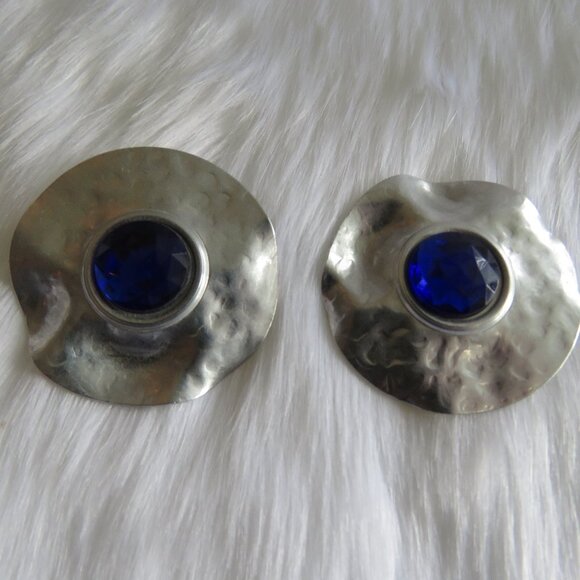 Vintage Blue and Silver Hammered Earrings - Picture 1 of 4